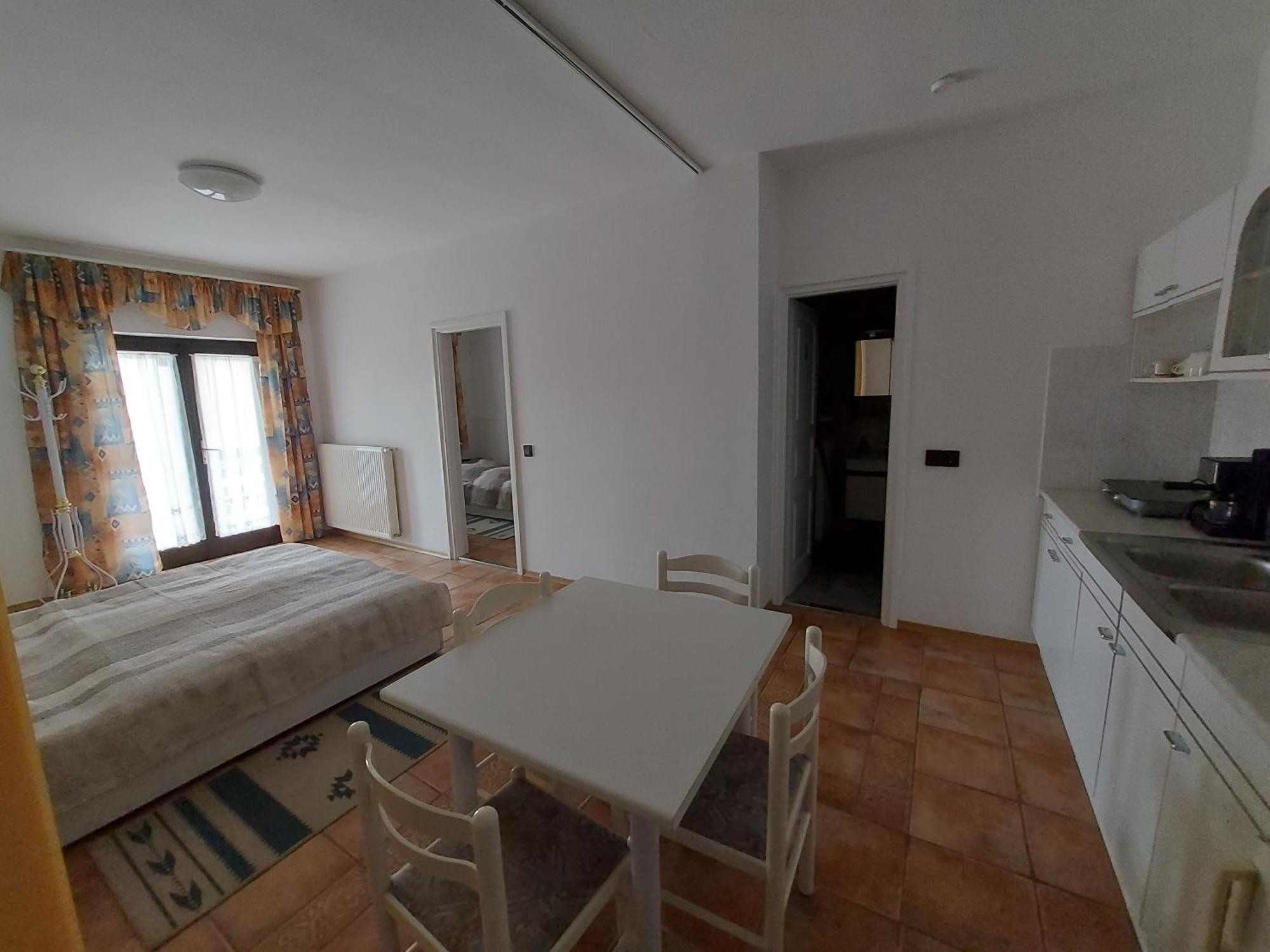 קסזטלי Istvan Apartmanok מראה חיצוני תמונה